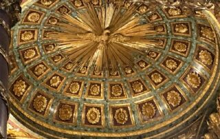 Gouden koepel in de basiliek Sancta Maria Maggiore