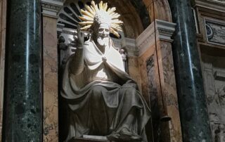 Een heel vriendelijke paus afgebeeld in de basiliek Sancta Maria Maggiore