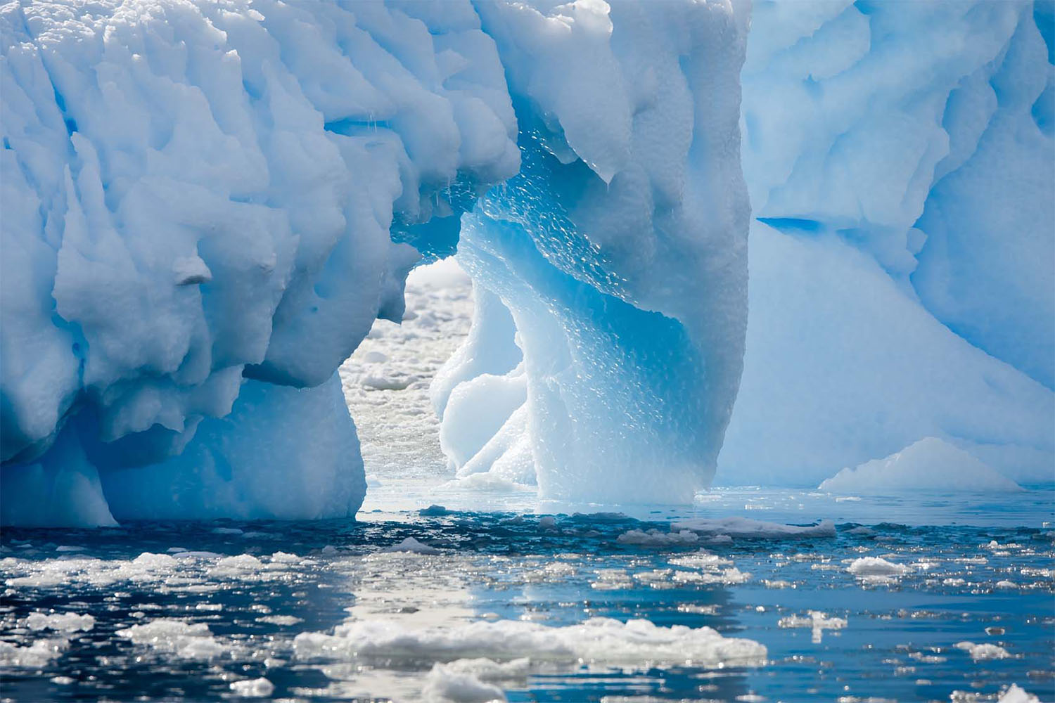 de smeltende ijskap ter illustratie bij de filosofiecursus 'O moeder wat is het heet' over de klimaataanpak